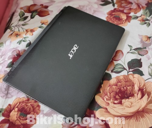 Acer i3 3rd gen 4gb/320gb